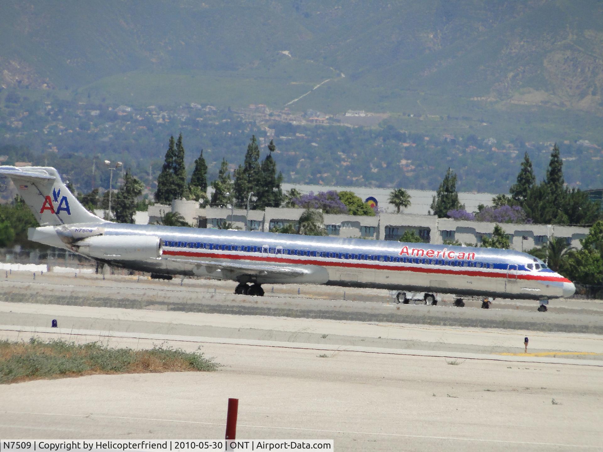 N7509, 1989 McDonnell Douglas MD-82 (DC-9-82) C/N 49803, Taxiing back to terminal north of runway 26R