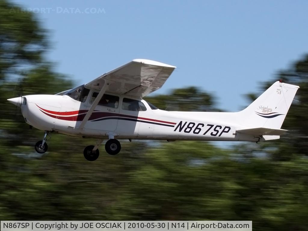 N867SP, 1999 Cessna 172S C/N 172S8127, Leaving N14