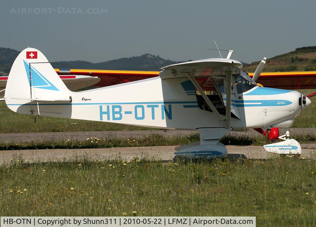 HB-OTN, 1961 Piper PA-22-108 Colt Colt C/N 22-8221, Taxiing for refuelling...