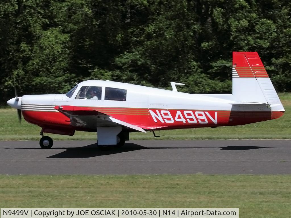 N9499V, 1970 Mooney M20E C/N 700048, @N14