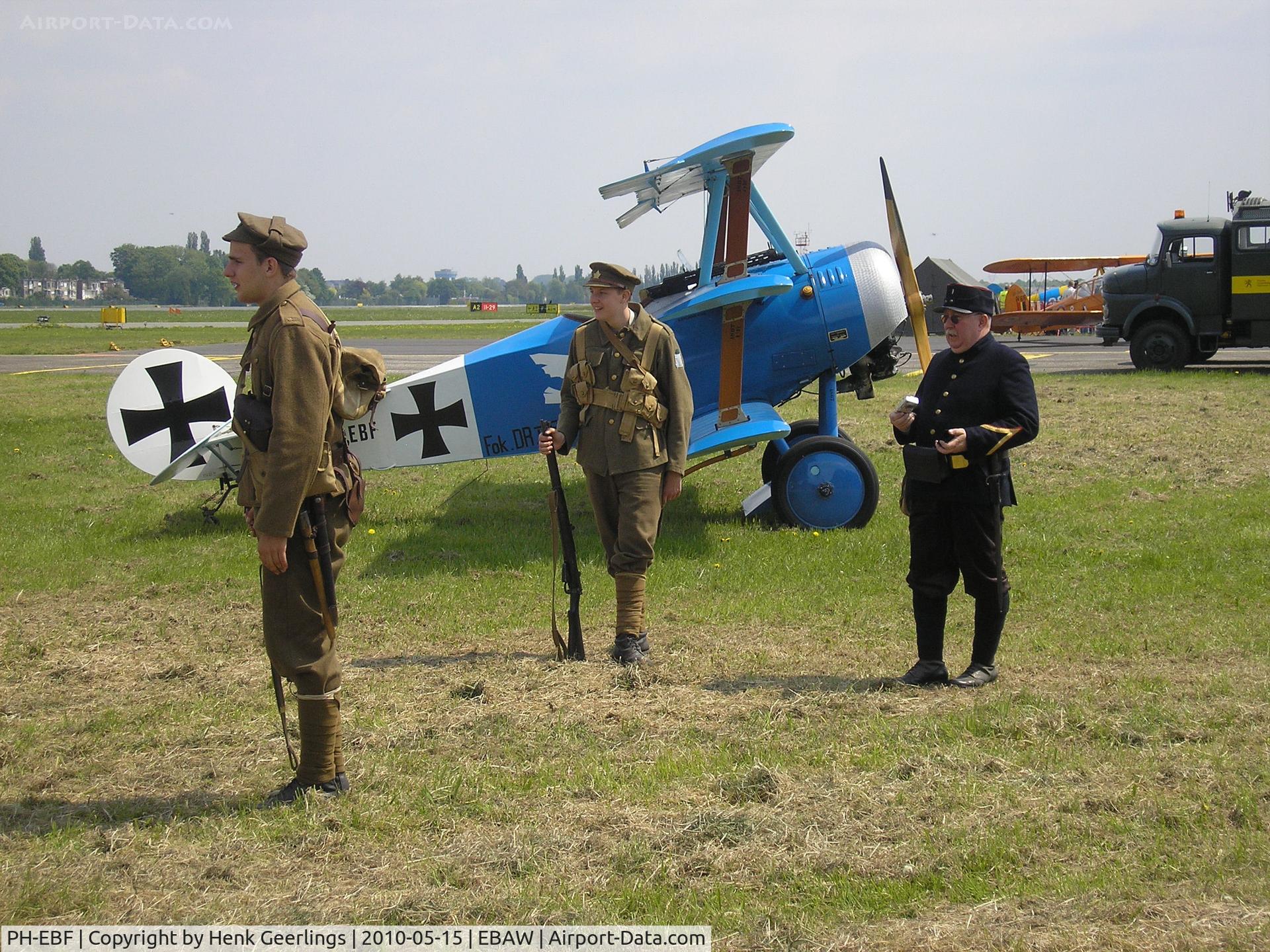 PH-EBF, Fokker Dr.1 Triplane Replica C/N 155-17, Stampe Fly In , May 2010 , Deurne

Fokker Dr.1 with the Battleground Belgium Historic group.