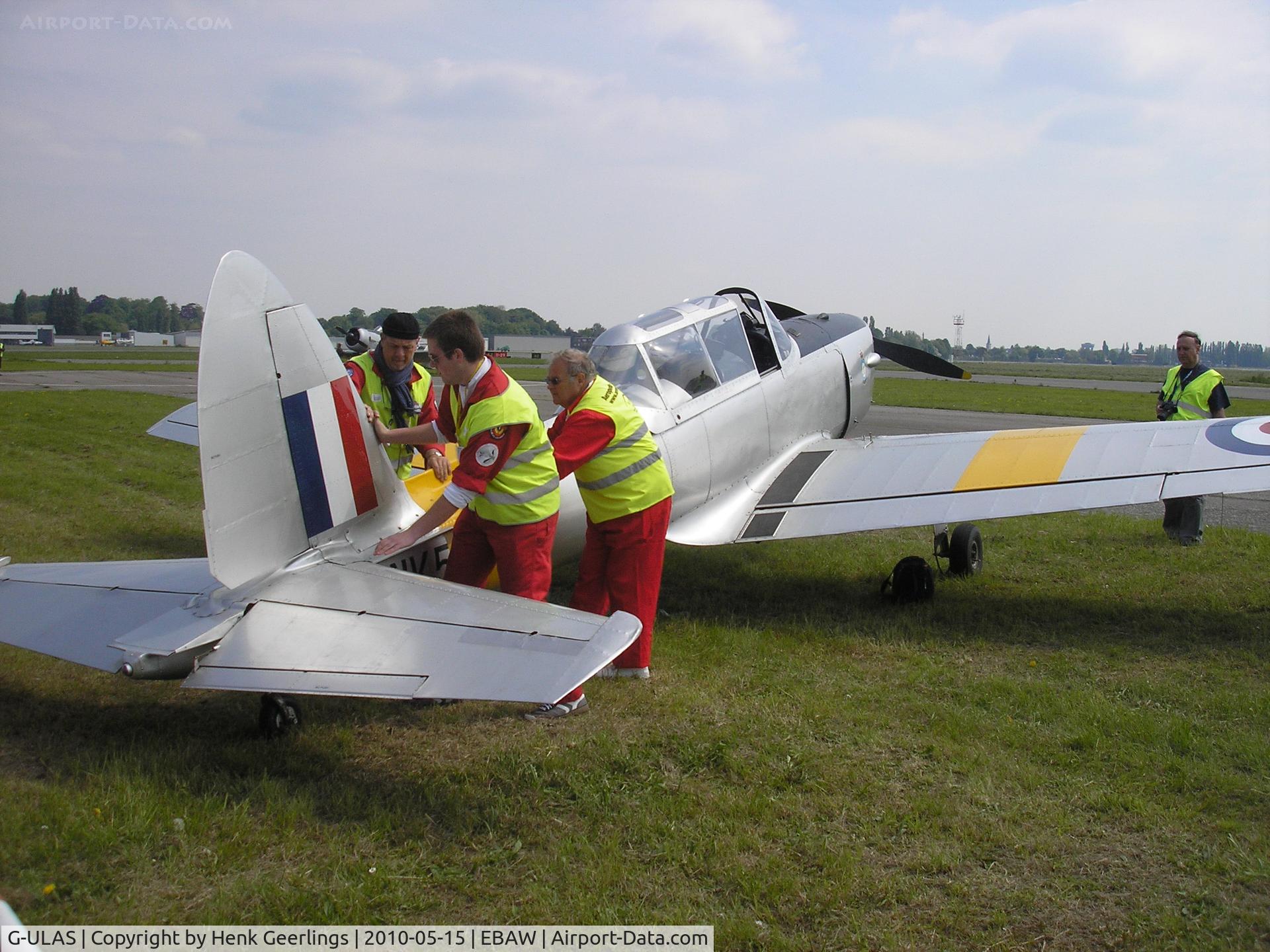 G-ULAS, 1952 De Havilland DHC-1 Chipmunk T.10 C/N C1/0554, Chipmunl & Cirrus Meet , May 2010 

Arrival WK517 Chipmunk