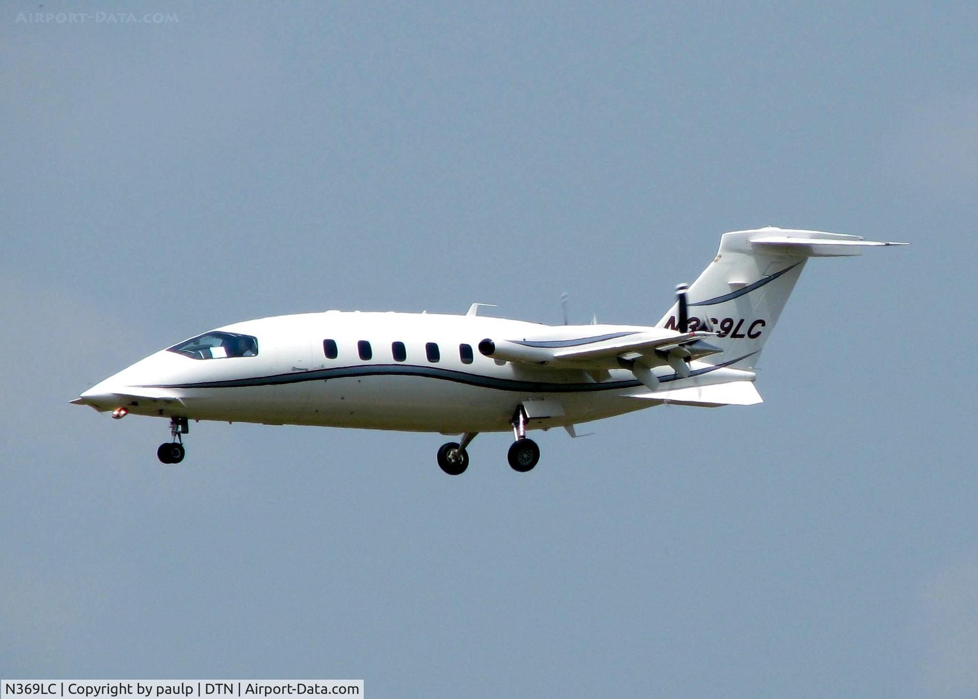 N369LC, 2008 Piaggio P-180 C/N 1154, Landing on Rwy 32.