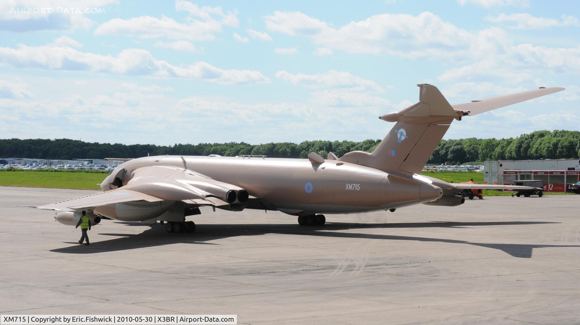 XM715, 1963 Handley Page Victor K.2 C/N HP80/83, XM715 H.P. Victor K.2 - preparing for a hot burn taxi down the runway at Bruntingthorpe Cold War Jets Open Day - May 2010