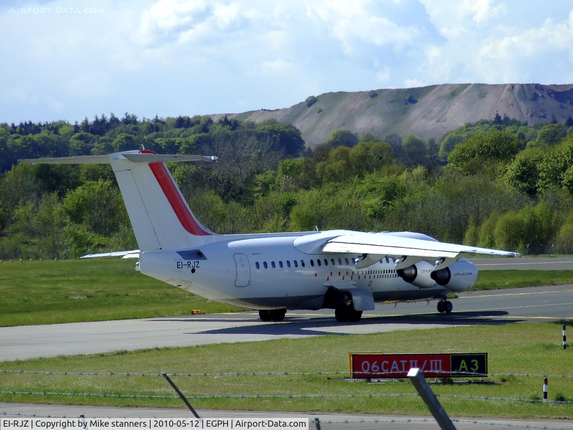 EI-RJZ, 1998 BAe Systems Avro 146-RJ85A C/N E.2326, Cityjet RJ85 Waiting to enter runway 06