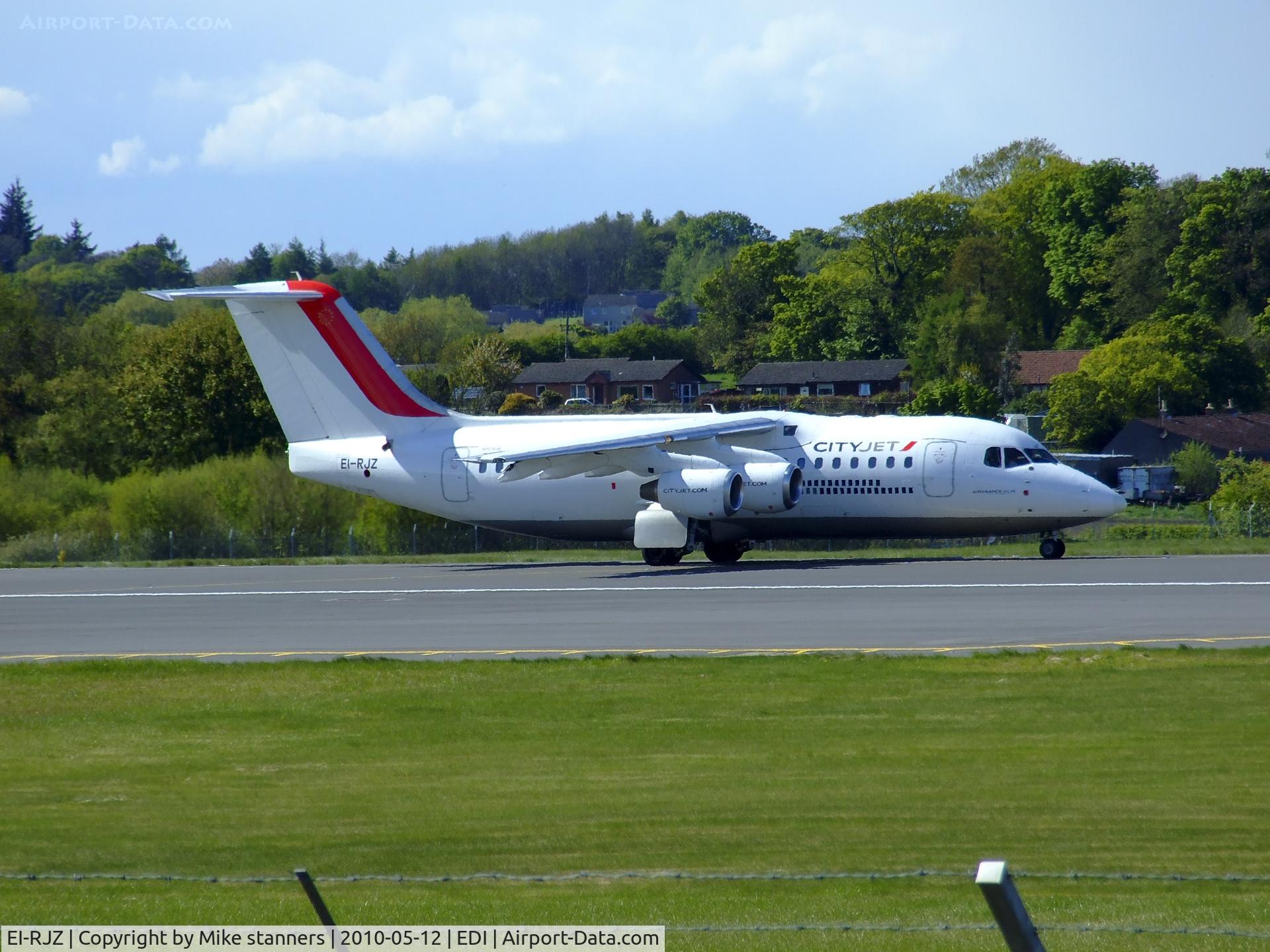 EI-RJZ, 1998 BAe Systems Avro 146-RJ85A C/N E.2326, Cityjet RJ85 Lined up for take off on runway 06