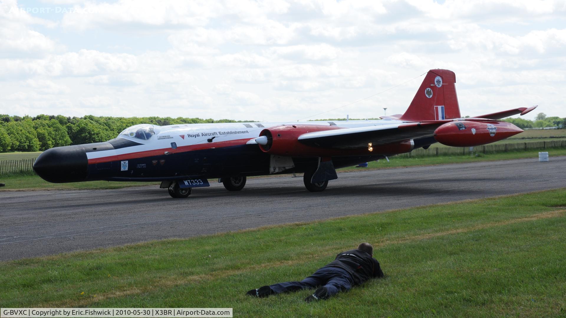 G-BVXC, 1956 English Electric Canberra B(I)8/B.6 Mod C/N EEP71470, 1. WT333 taxying at Bruntingthorpe Cold War Jets Open Day - May 2010
