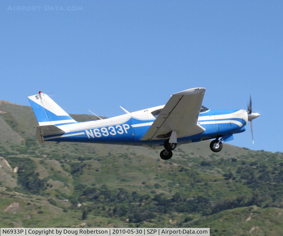 N6933P, 1960 Piper PA-24-250 Comanche C/N 24-2067, 1960 Piper PA-24-250 COMANCHE, Lycoming O-540-E 250 Hp, takeoff climb Rwy 22
