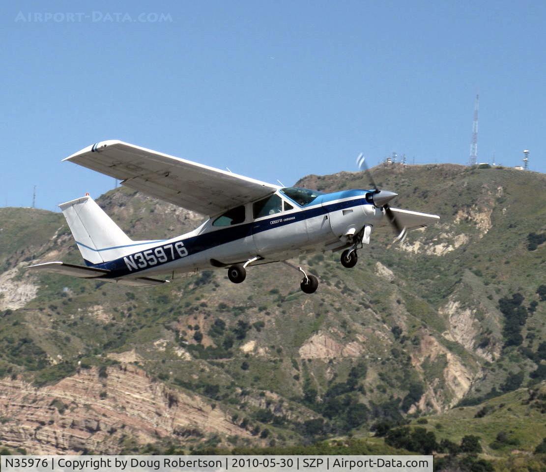 N35976, 1976 Cessna 177RG Cardinal C/N 177RG1087, 1971 Cessna 177RG CARDINAL RG II, Lycoming IO-360-A1B6D 180 Hp, max speed 156 kts (180 mph), takeoff climb Rwy 22, nose gear retracting