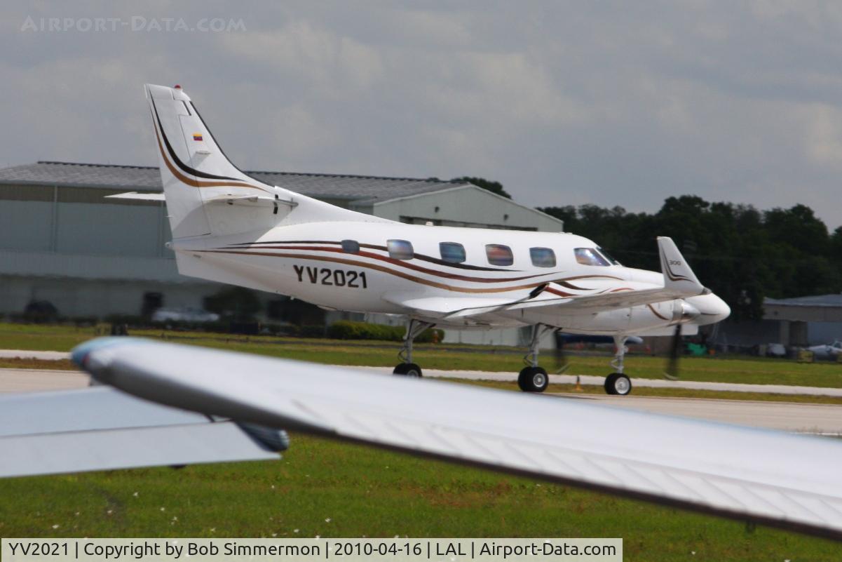 YV2021, 1981 Swearingen SA227-TT C/N TT-471, Departing at Lakeland, Florida during Sun N Fun 2010.