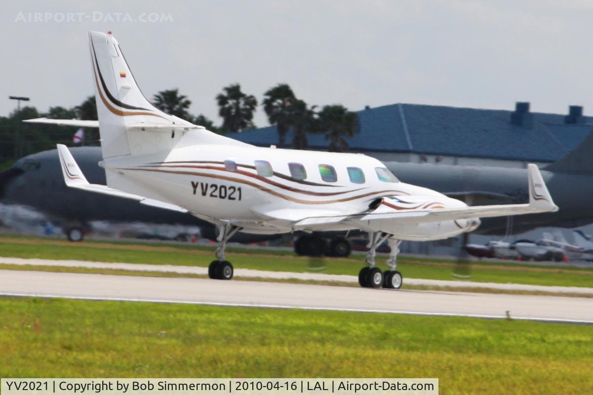 YV2021, 1981 Swearingen SA227-TT C/N TT-471, Departing at Lakeland, Florida during Sun N Fun 2010.