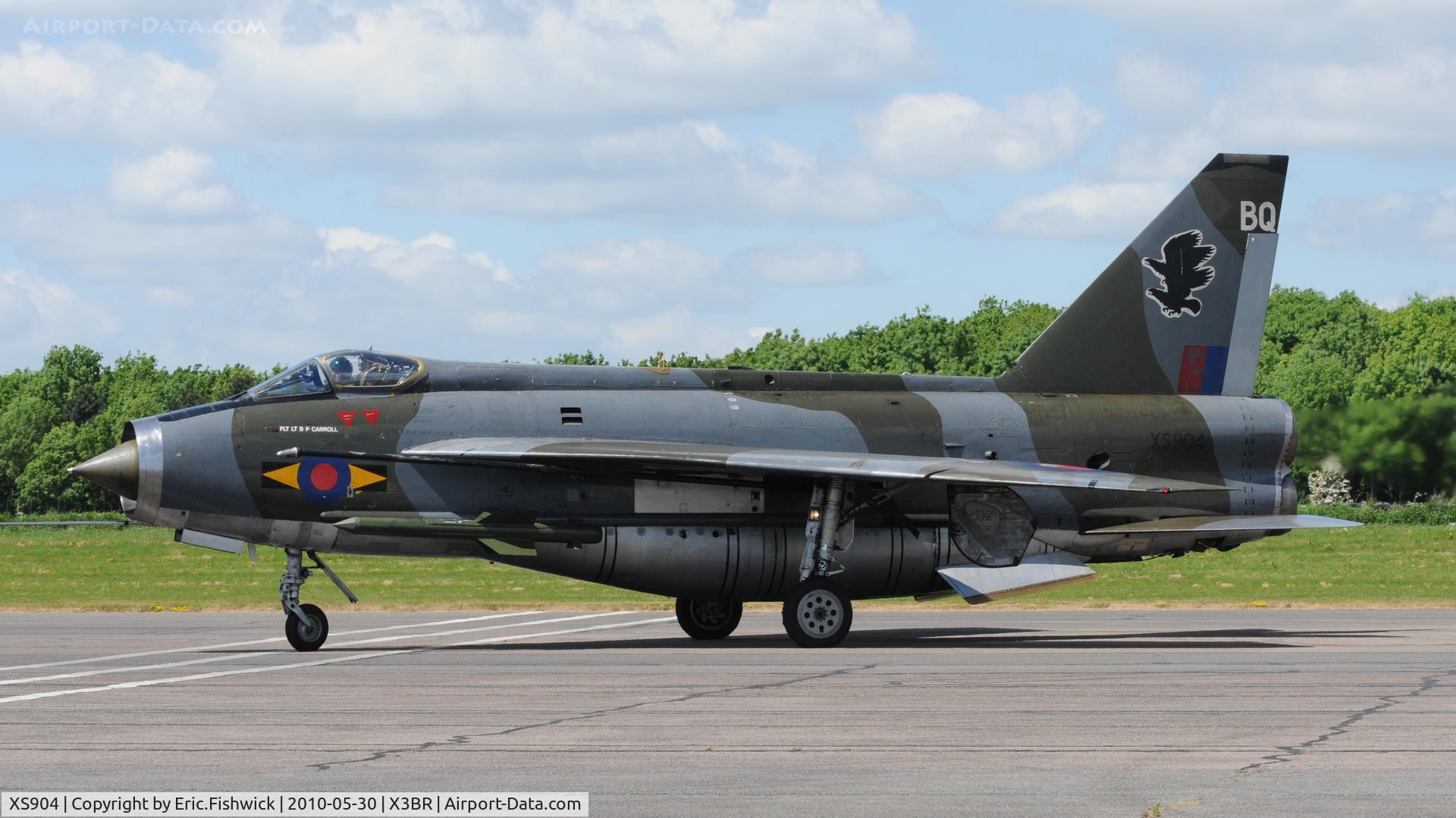 XS904, 1966 English Electric Lightning F.6 C/N 95250, XS904 taxying at Bruntingthorpe Cold War Jets Open Day - May 2010