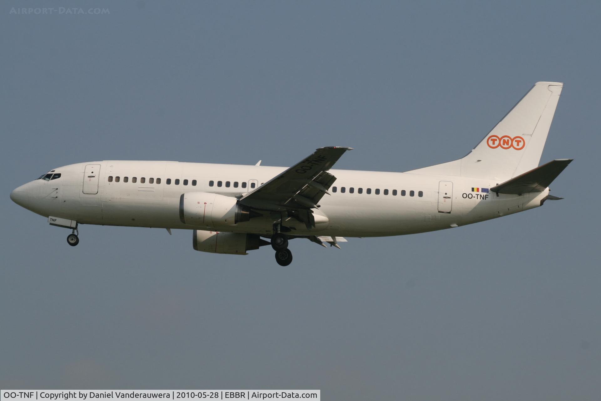 OO-TNF, 1988 Boeing 737-3Q8(QC) C/N 24131, Arrival to RWY 25L