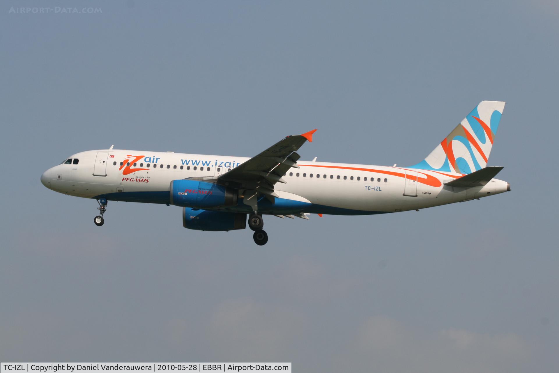 TC-IZL, 2002 Airbus A320-233 C/N 1730, Flight PGT3521 is descending to RWY 25L