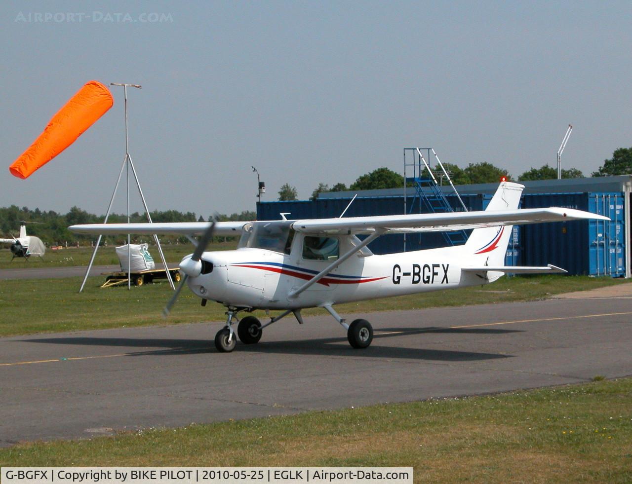 G-BGFX, 1978 Reims F152 C/N 1555, F152 IN FROM FAIROAKS EGTF