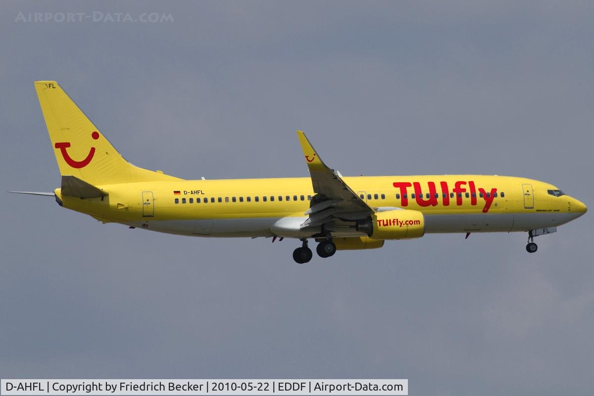 D-AHFL, 2000 Boeing 737-8K5 C/N 27985, short final RW07R