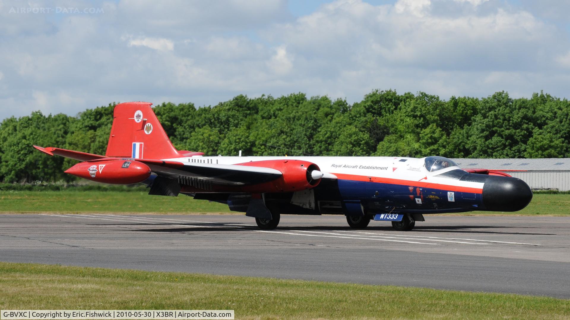 G-BVXC, 1956 English Electric Canberra B(I)8/B.6 Mod C/N EEP71470, 2. WT333 taxying at Bruntingthorpe Cold War Jets Open Day - May 2010