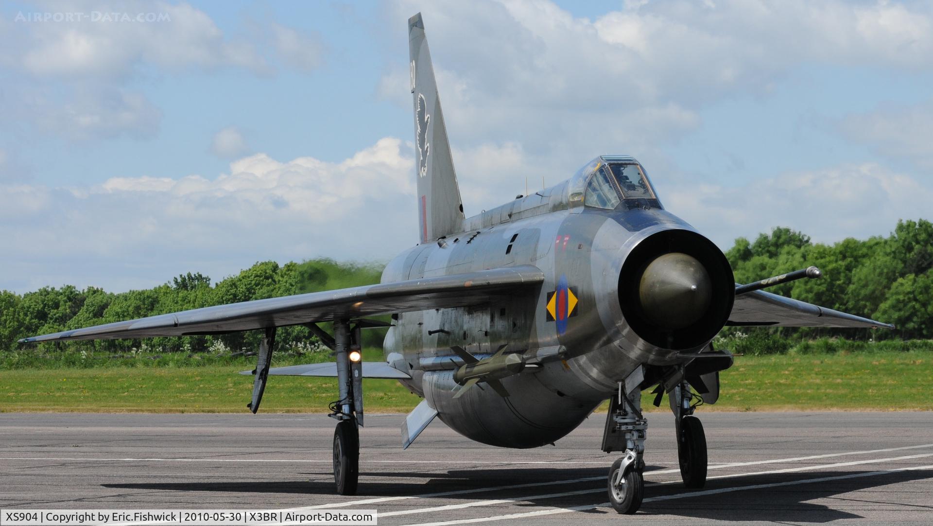 XS904, 1966 English Electric Lightning F.6 C/N 95250, XS904 Immaculate Lightning taxying at Bruntingthorpe Cold War Jets Open Day - May 2010