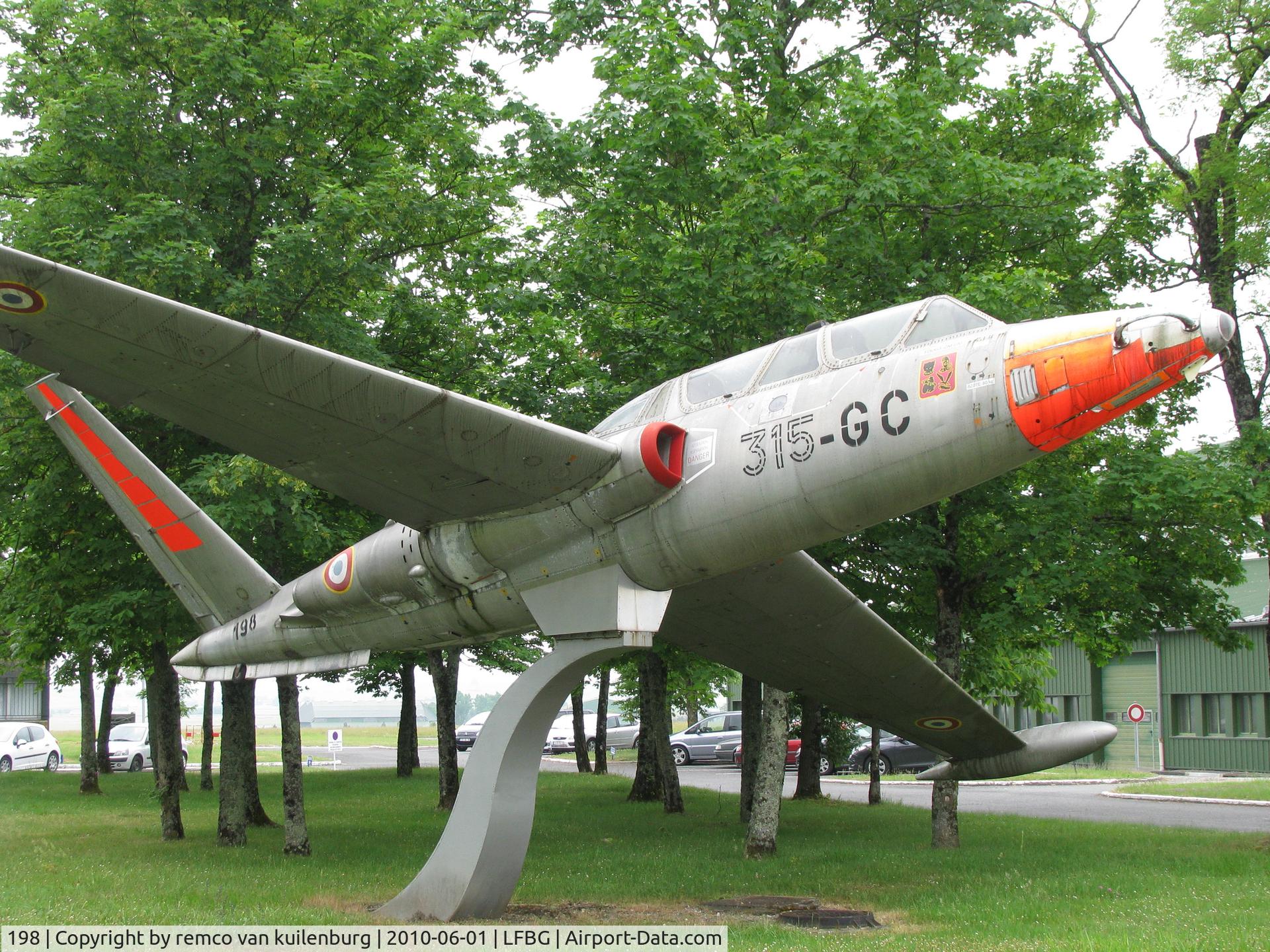 198, Fouga CM-170 Magister C/N 198, preserved Cognac