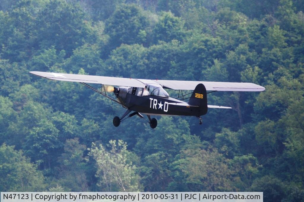 N47123, 1943 Taylorcraft DCO-65 C/N 5133, In the air