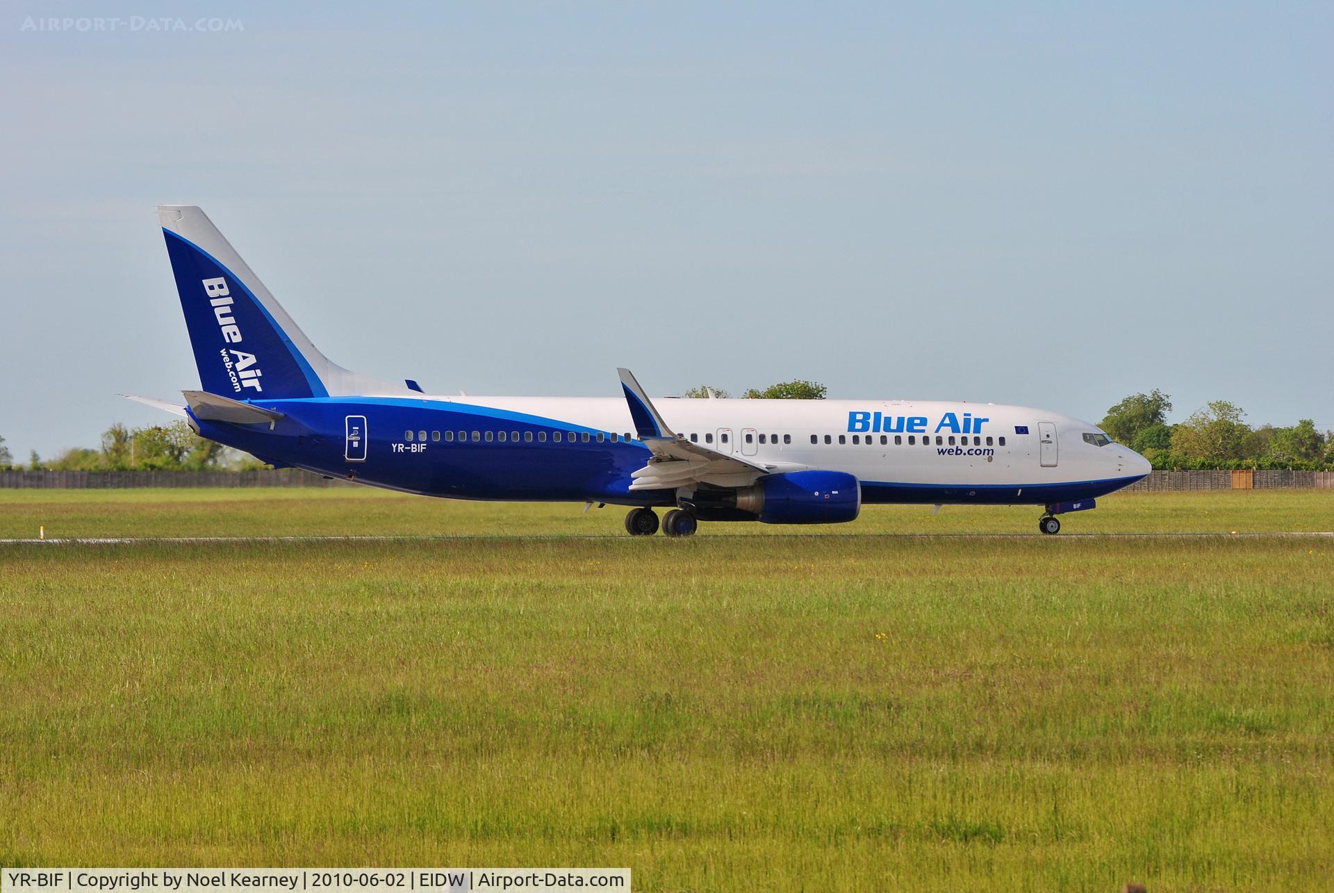 YR-BIF, 2005 Boeing 737-8Q8 C/N 32841, Departing off Rwy 10