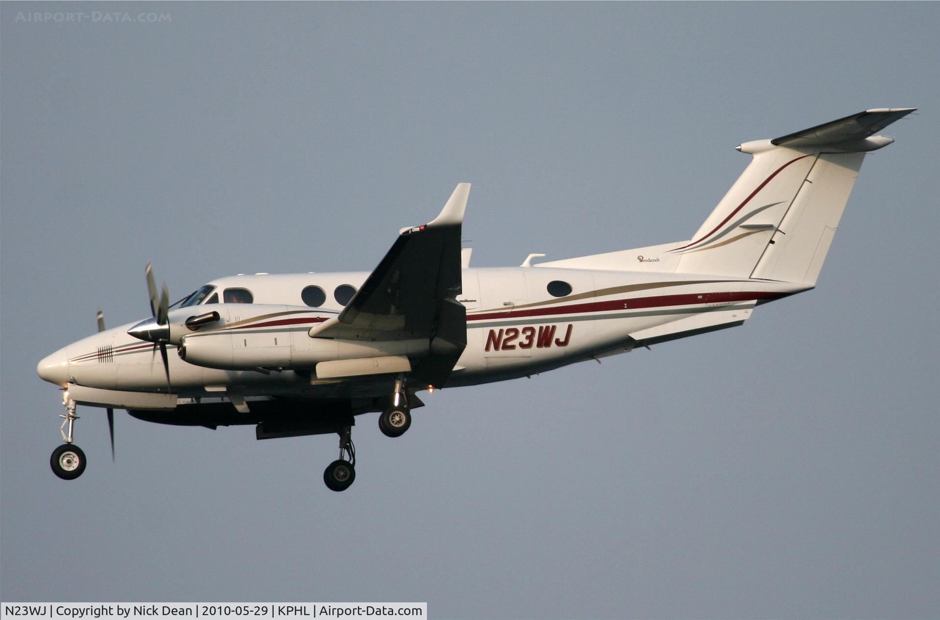 N23WJ, 1988 Beech B200 King Air C/N BB-1297, KPHL