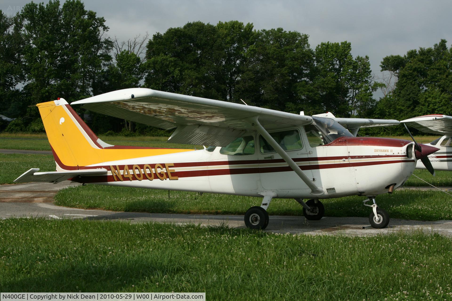 N400GE, 1981 Cessna 172P C/N 17275445, W00