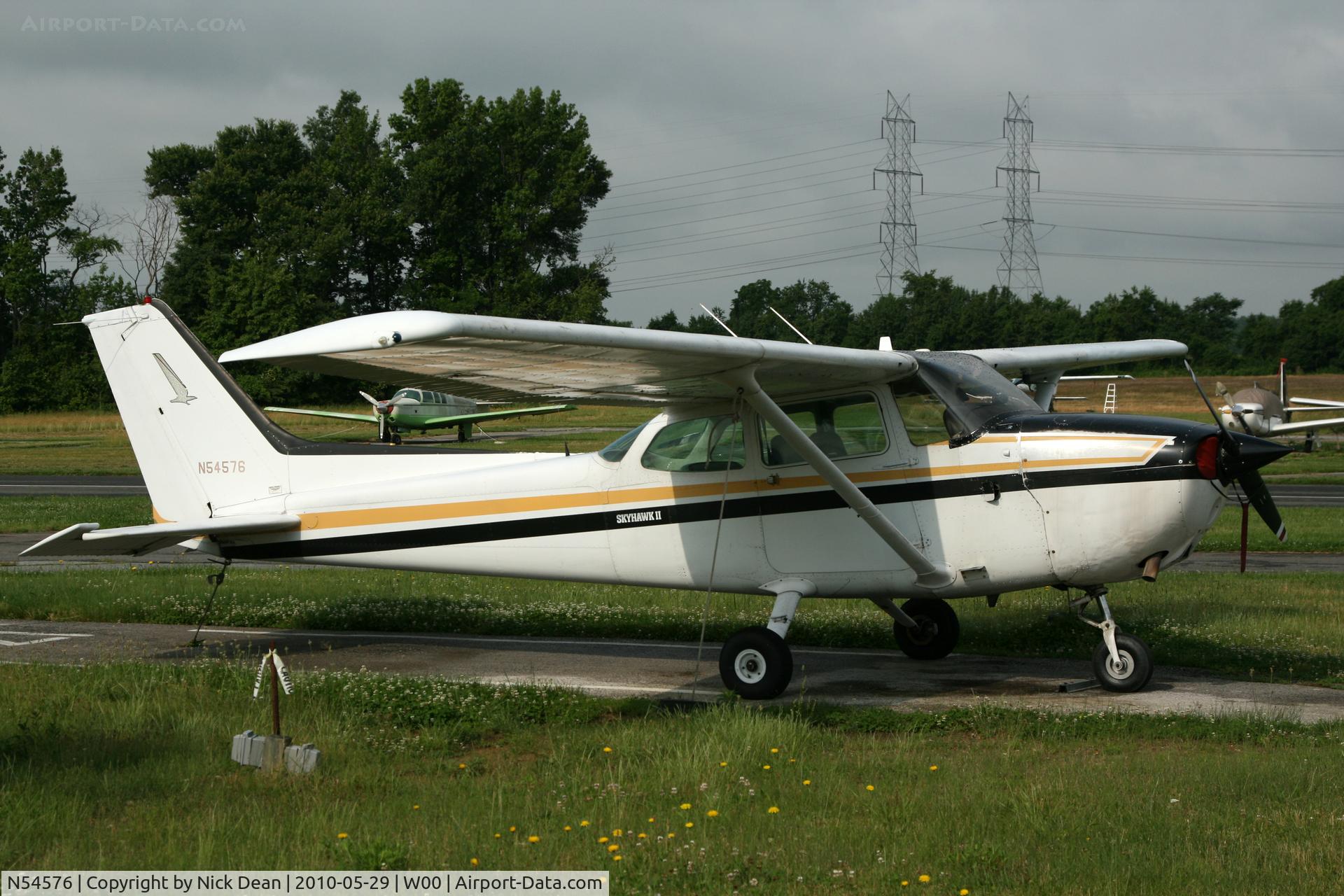 N54576, Cessna 172P C/N 17275003, W00
