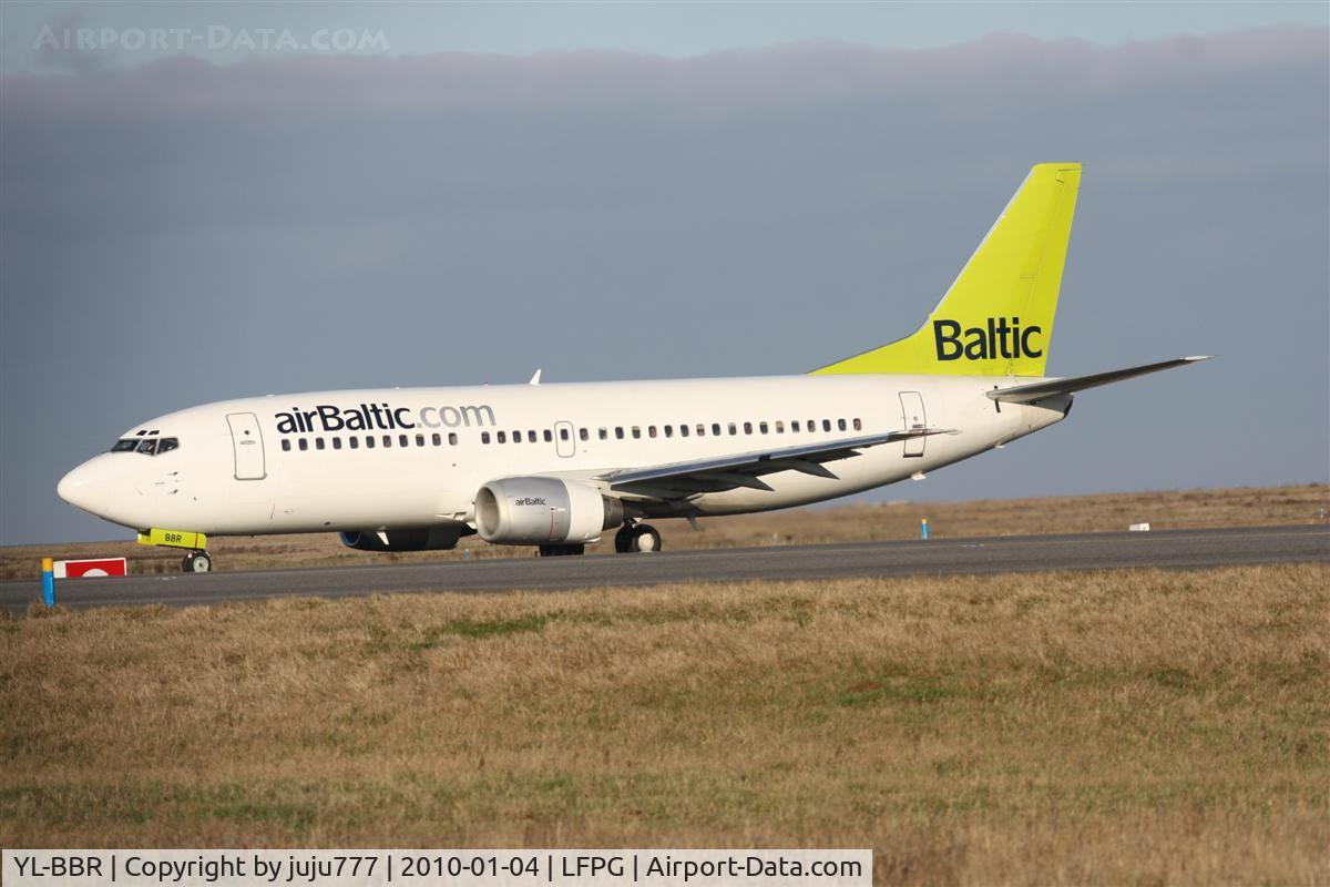 YL-BBR, 1998 Boeing 737-31S C/N 29266, on transit at CDG