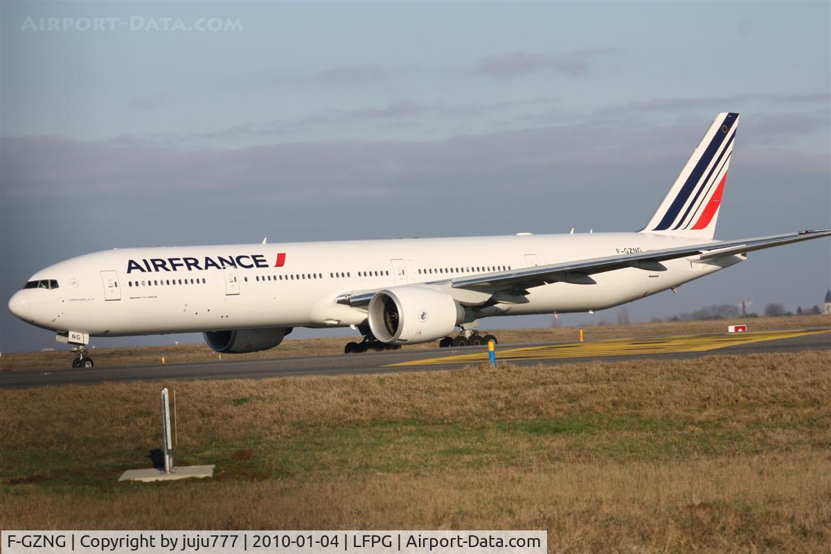 F-GZNG, 2009 Boeing 777-328/ER C/N 32968, on taxi at CDG