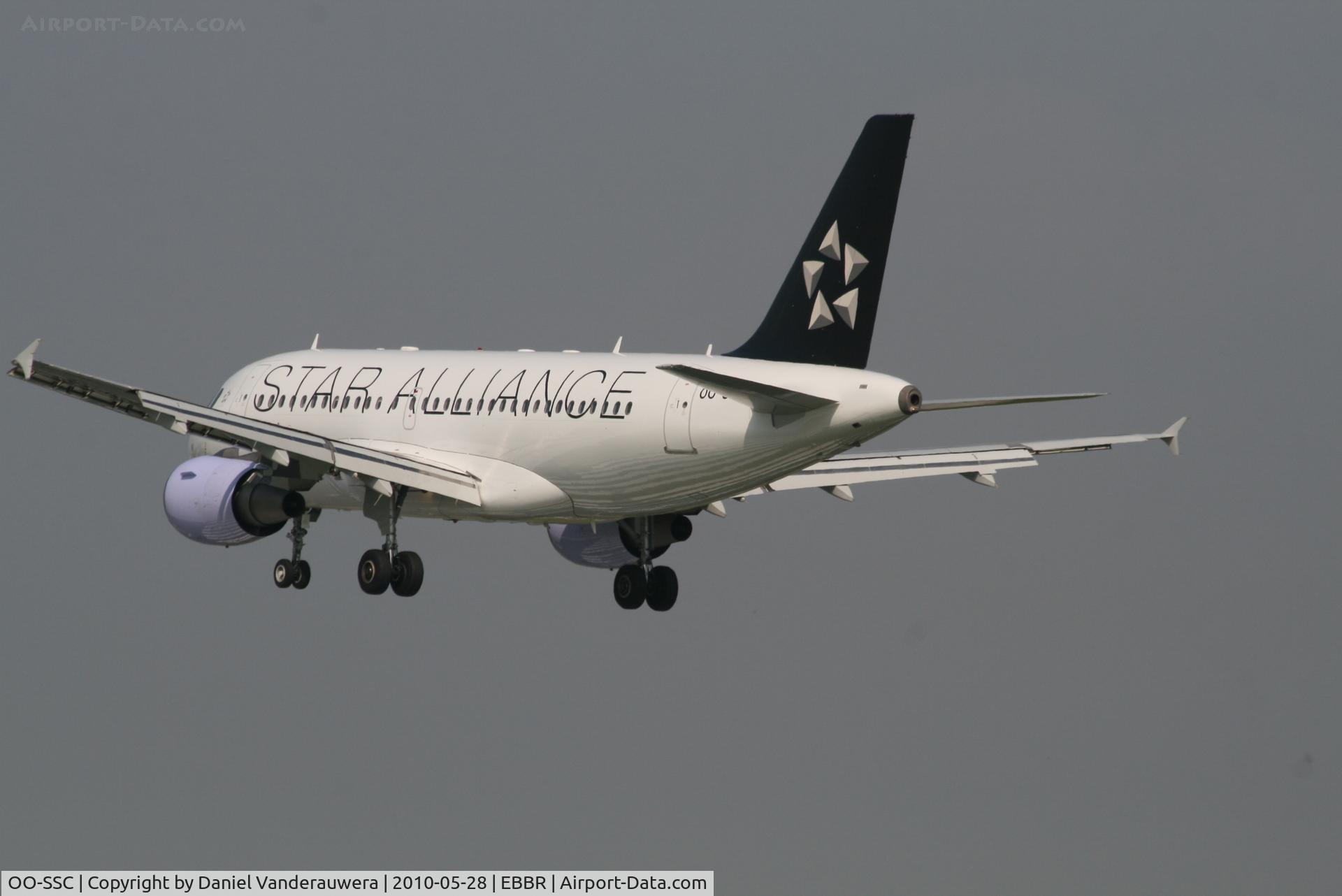 OO-SSC, 1999 Airbus A319-112 C/N 1086, Flight SN2092 is descending to RWY 25L