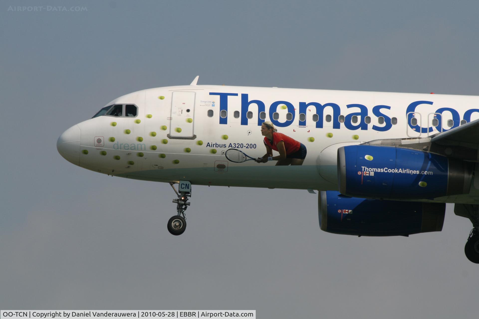 OO-TCN, 1993 Airbus A320-232 C/N 425, Descending to RWY 25L