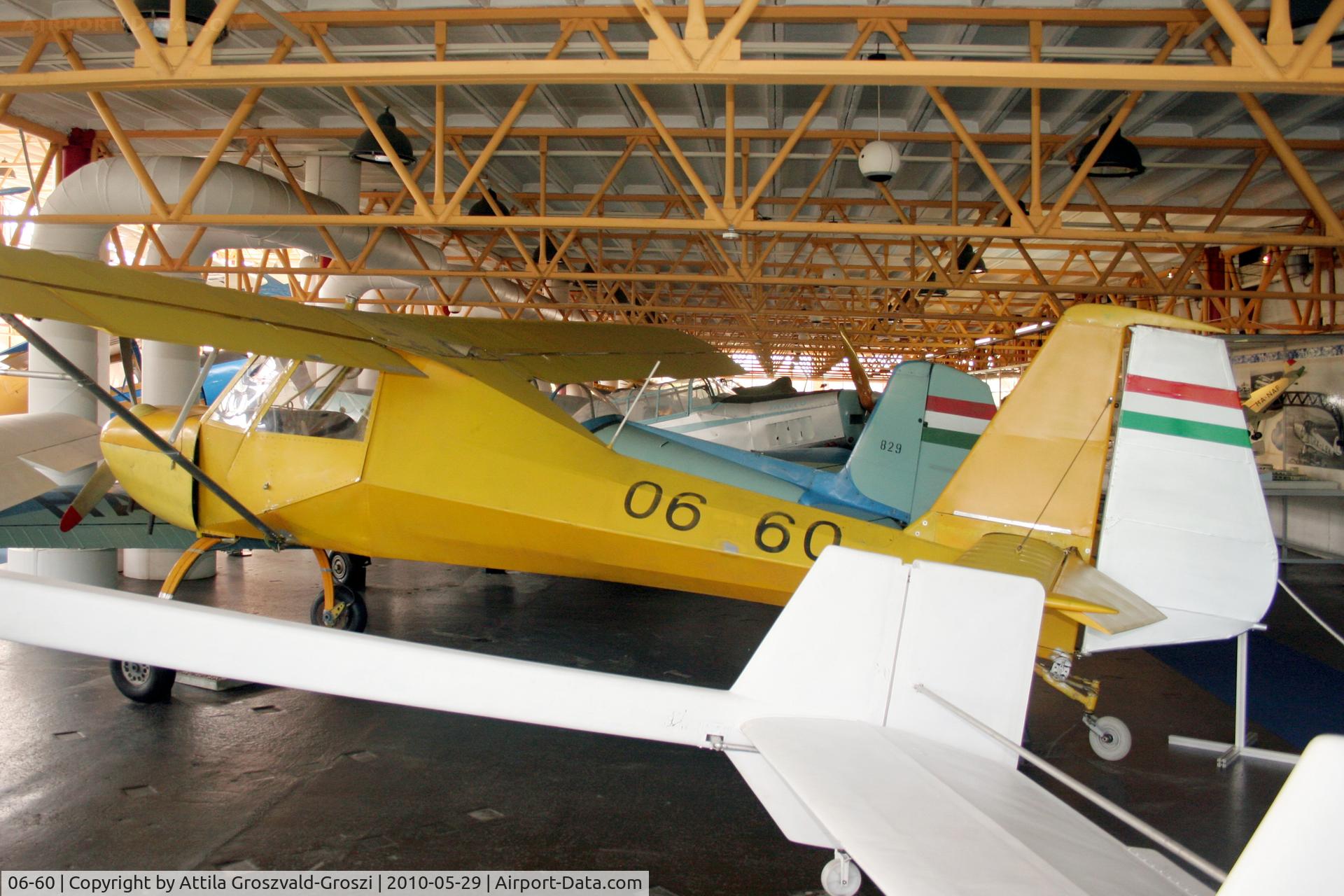 06-60, Rubik R-32 C/N Not found 06-60, Traffic Museum Budapest.