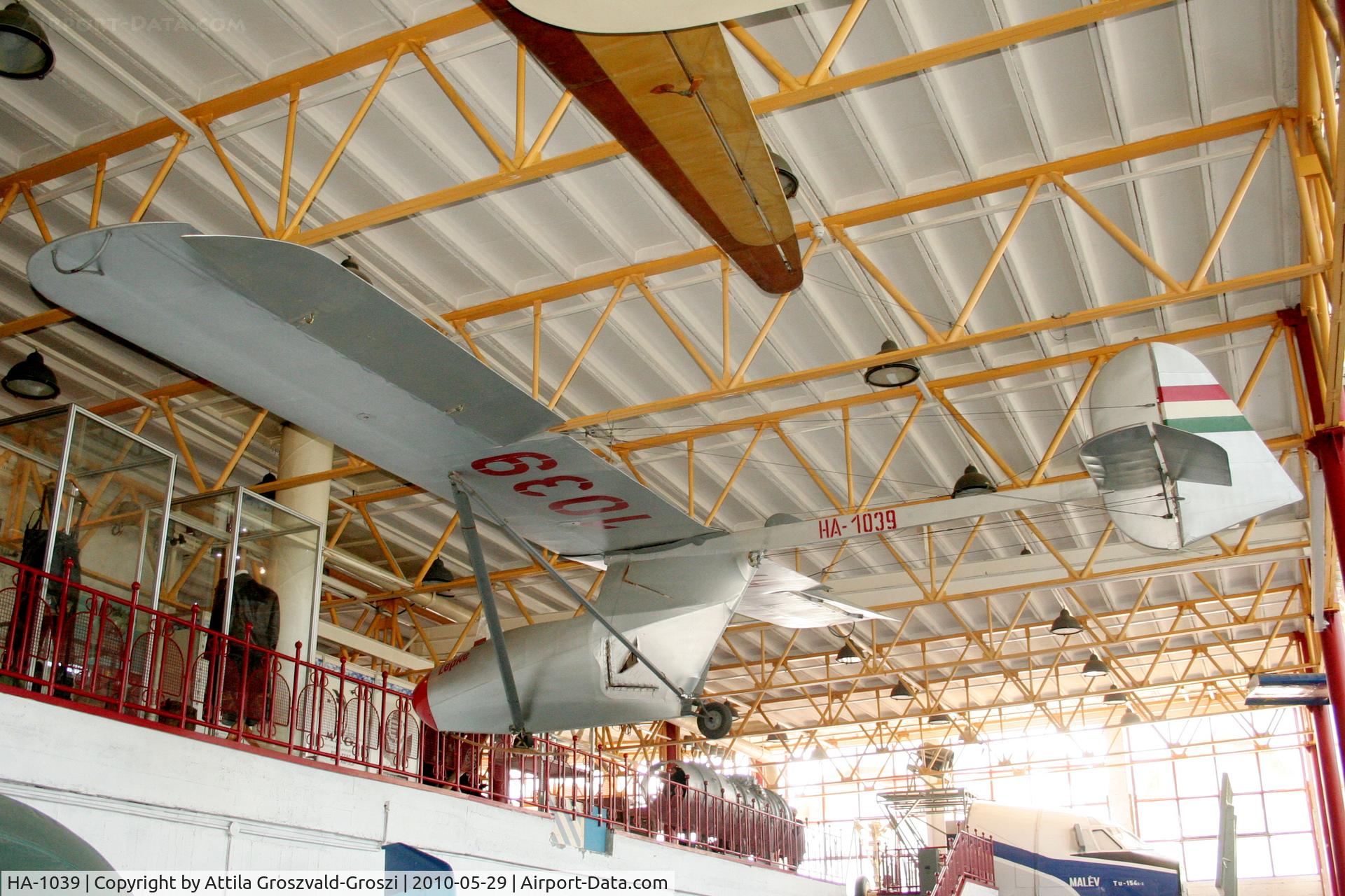 HA-1039, 1952 Rubik R-16b Lepke C/N E-1000, Traffic Museum Budapest.