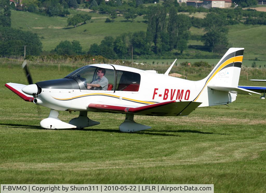 F-BVMO, Robin DR-400-125 C/N 977, Taxiing to the Airclub...