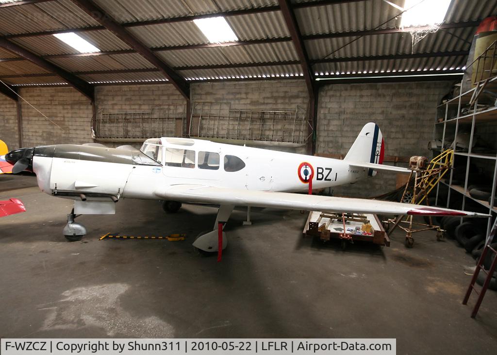 F-WZCZ, 1945 Nord 1101 Noralpha C/N 77, Nord 1101 c/n 77 stored into a hangar...