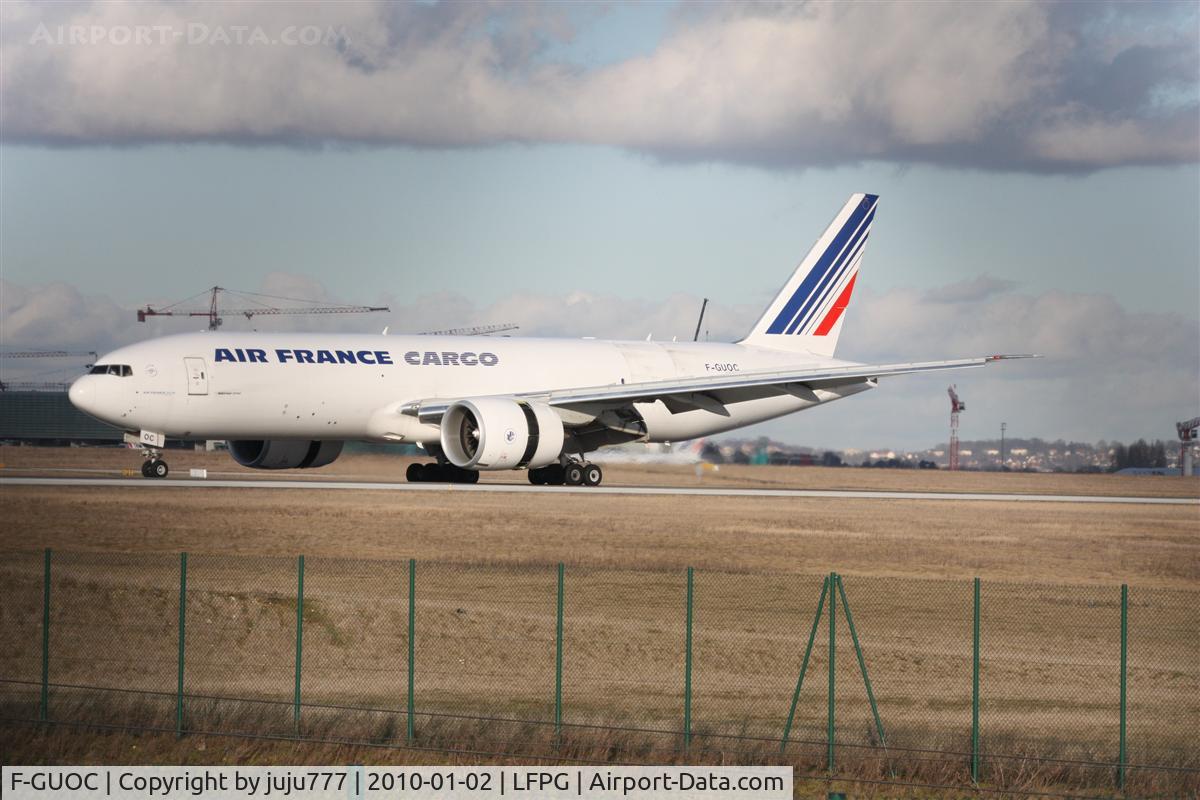 F-GUOC, 2009 Boeing 777-F28 C/N 32966, on landing at CDG