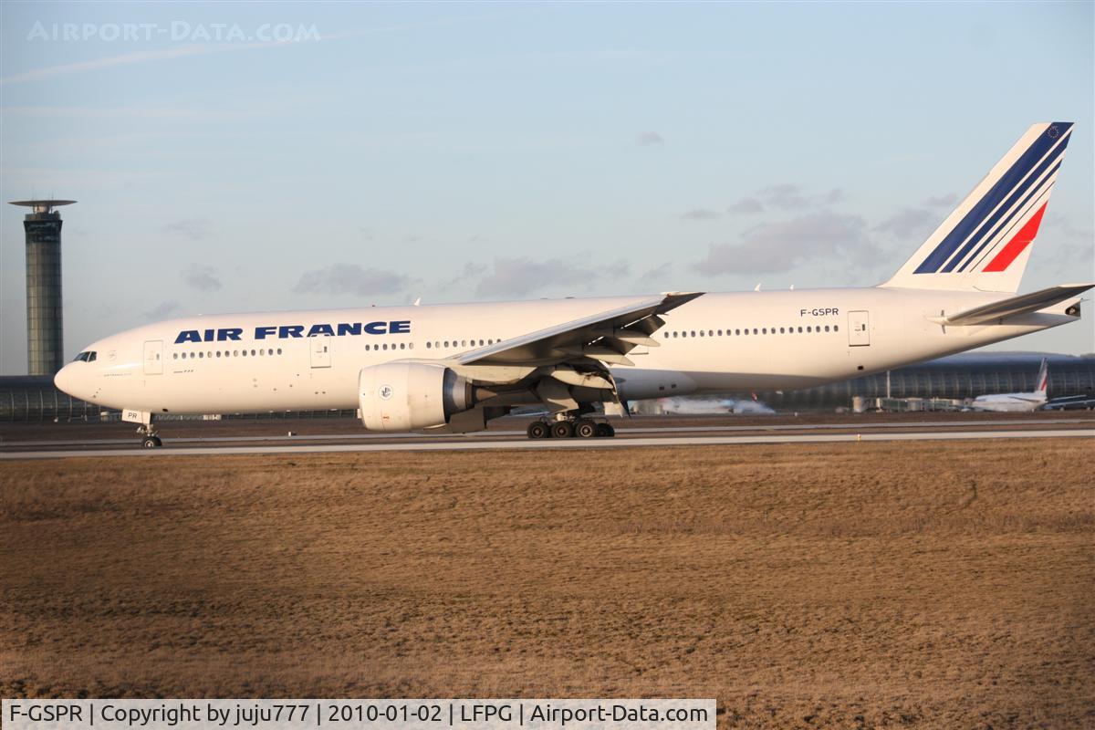 F-GSPR, 2001 Boeing 777-228/ER C/N 28683, on landing at CDG