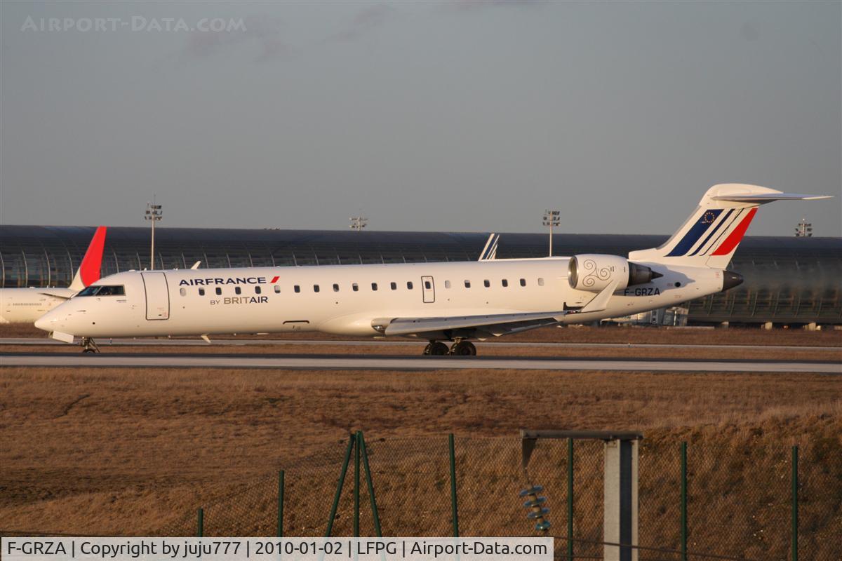 F-GRZA, 2000 Canadair CRJ-702 (CL-600-2C10) Regional Jet C/N 10006, on landing at CDG whis new marking