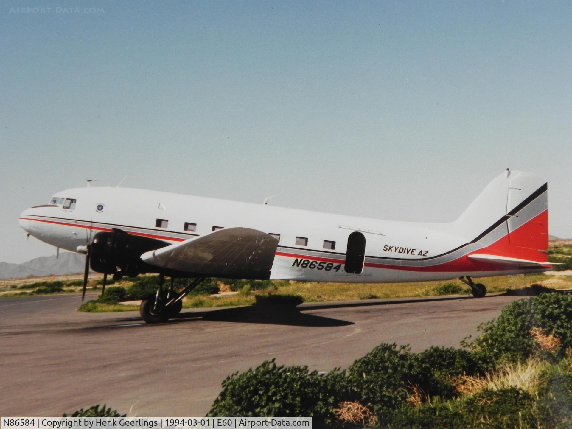 N86584, 1942 Douglas DC-3-G202A C/N 4935, Sky Dive Arizona ; Scan from photo I made in 1994 