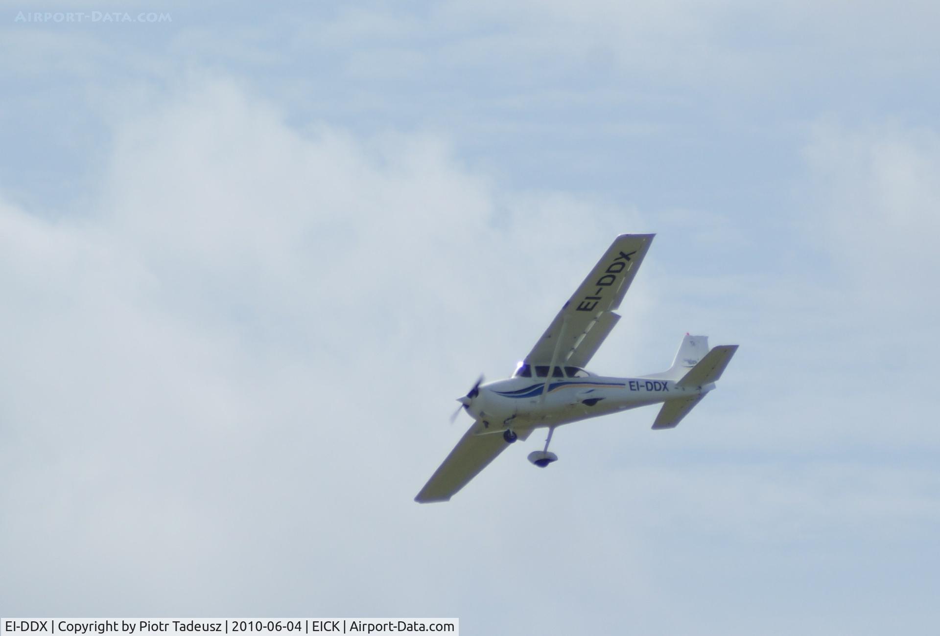 EI-DDX, Cessna 172S C/N 172S 8313, Landing in Cork
