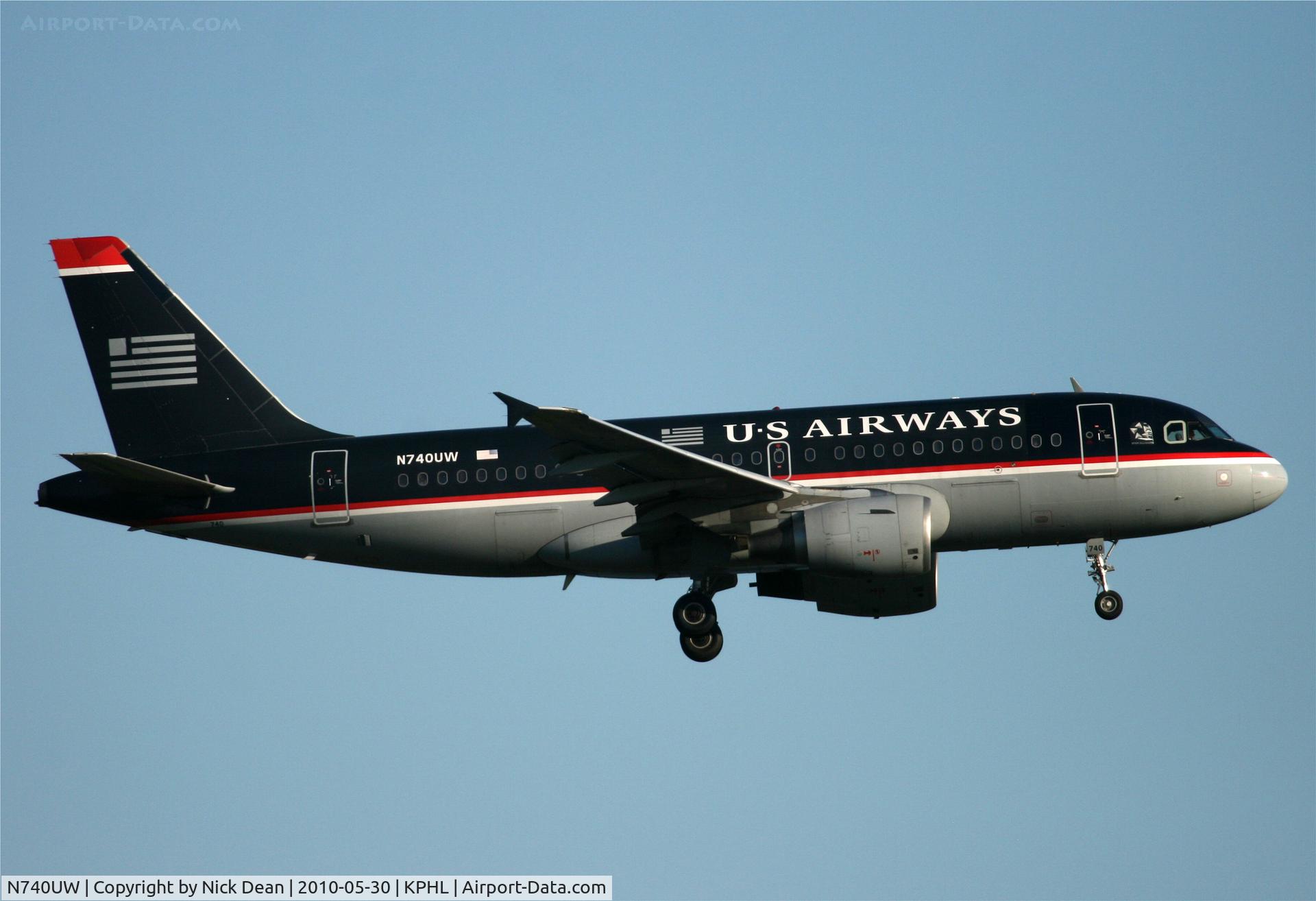N740UW, 2000 Airbus A319-112 C/N 1265, KPHL