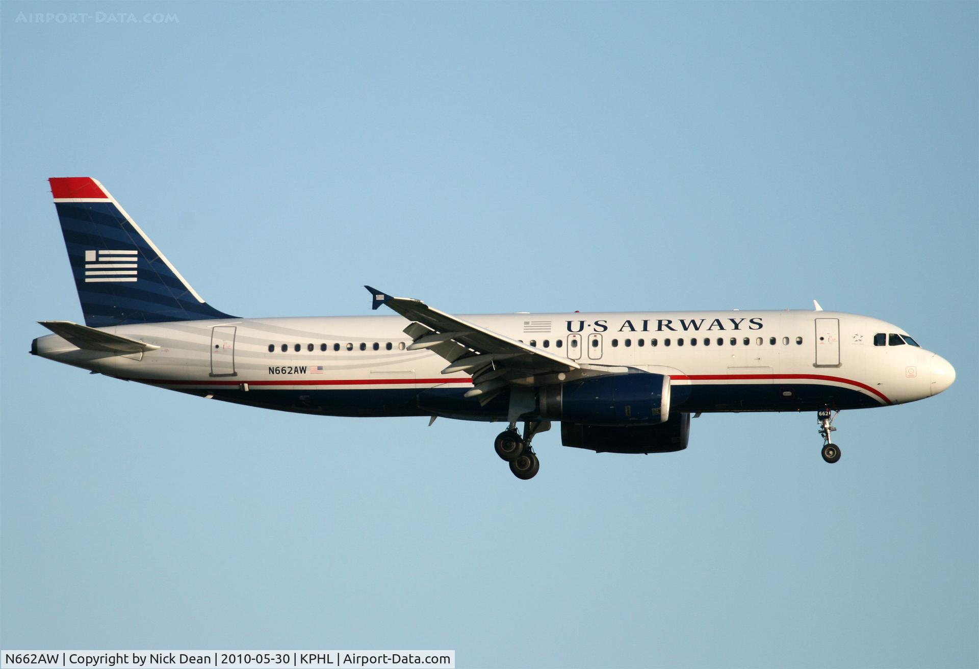 N662AW, 2000 Airbus A320-232 C/N 1274, KPHL