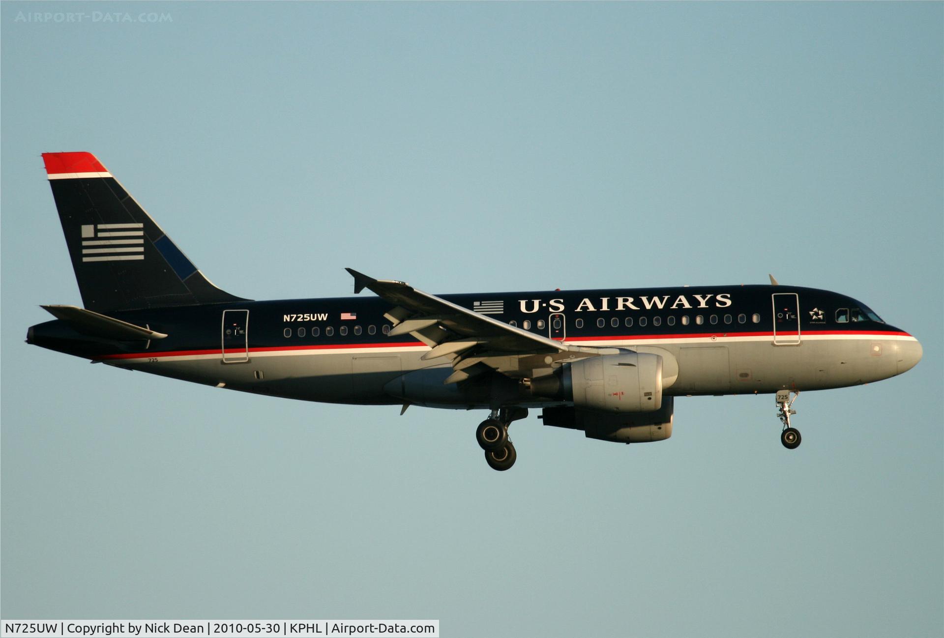 N725UW, 1999 Airbus A319-112 C/N 1135, KPHL