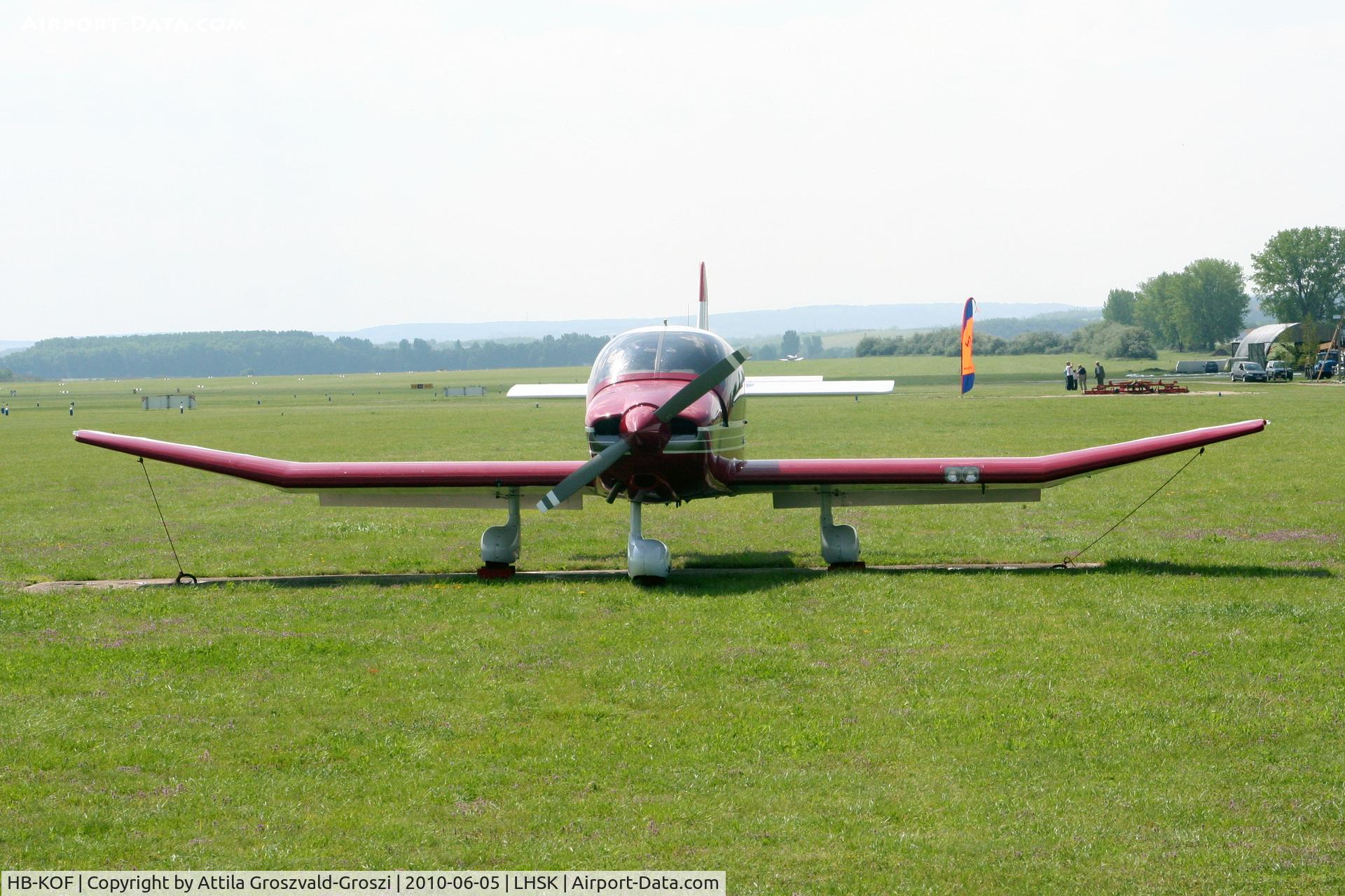 HB-KOF, 2005 Robin DR-400-140B Dauphin 4 Major C/N 2582, Siófok-Kiliti Airport, Hungary