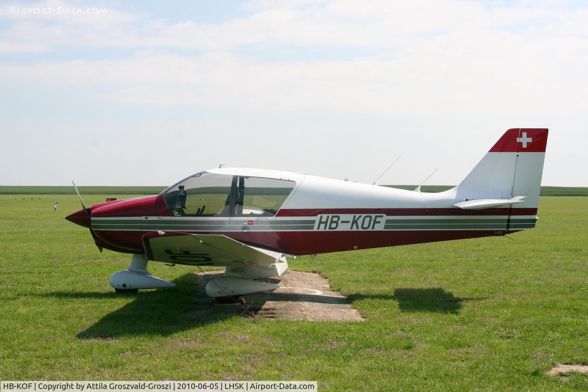 HB-KOF, 2005 Robin DR-400-140B Dauphin 4 Major C/N 2582, Siófok-Kiliti Airport, Hungary
