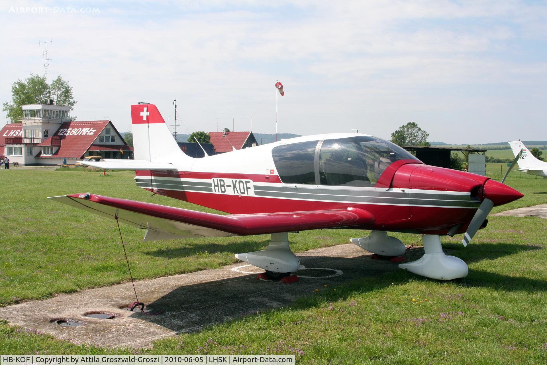 HB-KOF, 2005 Robin DR-400-140B Dauphin 4 Major C/N 2582, Siófok-Kiliti Airport, Hungary