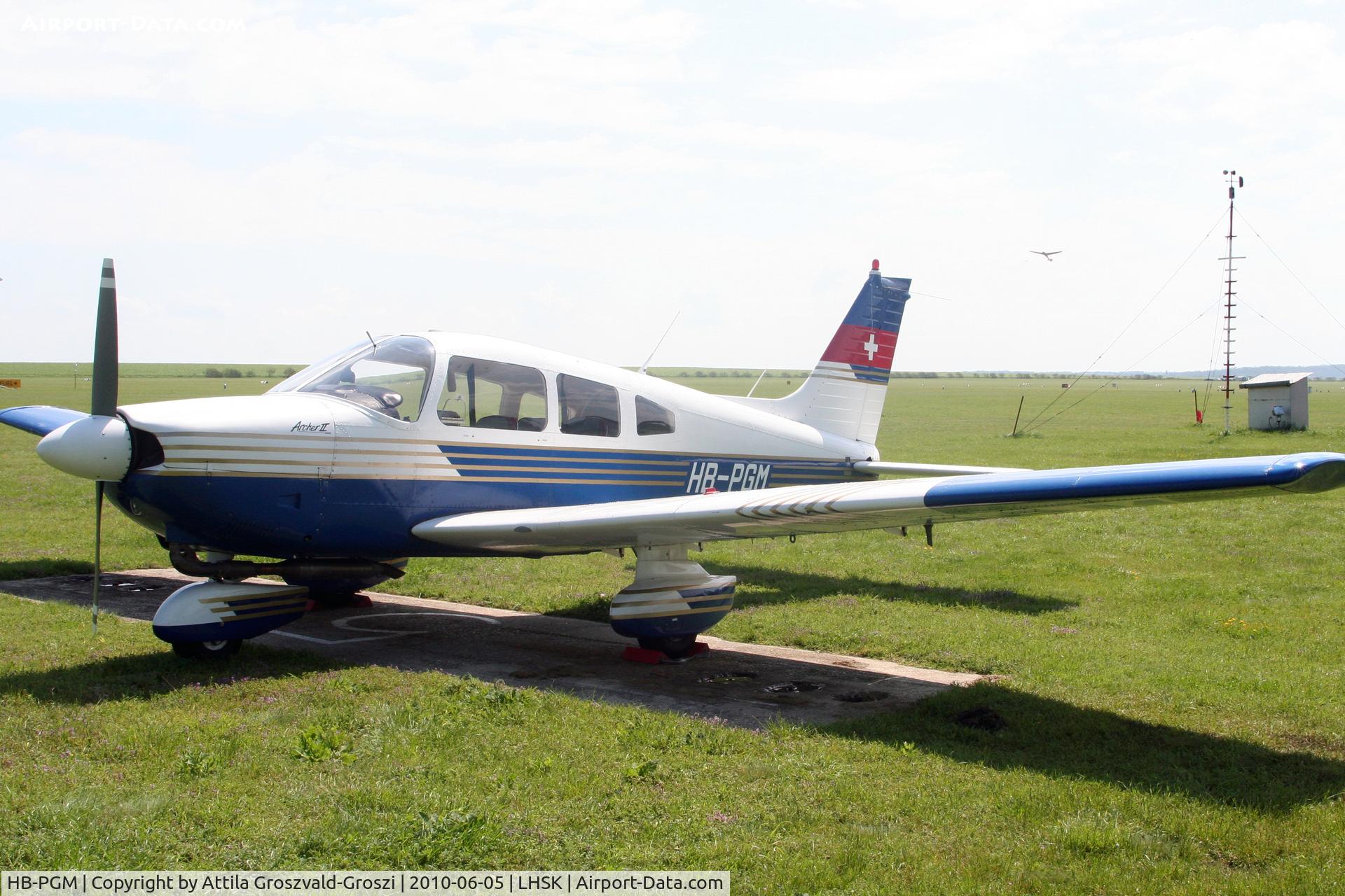 HB-PGM, 1981 Piper PA-28-181 Archer II C/N 28-8190245, Siófok-Kiliti Airport, Hungary