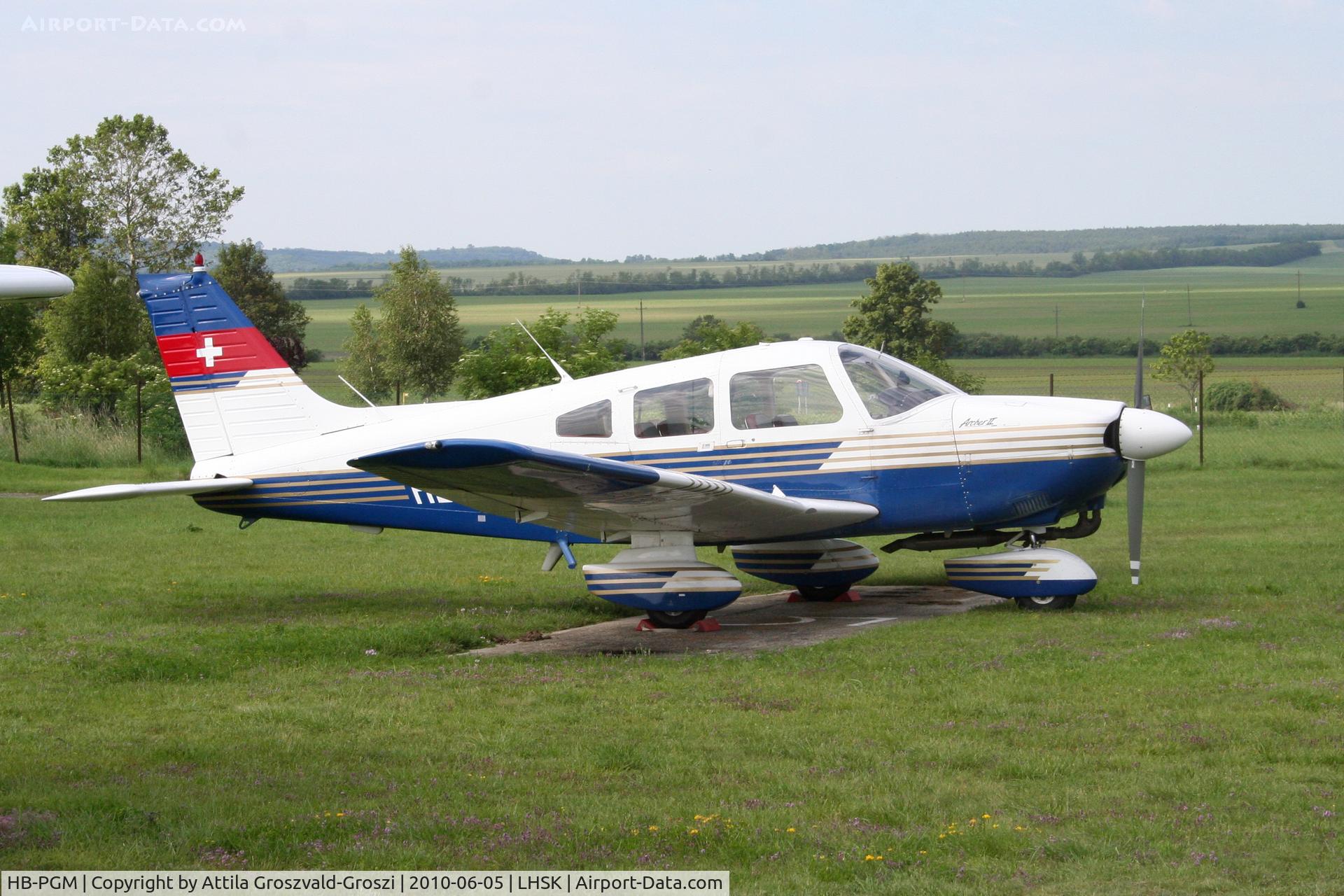 HB-PGM, 1981 Piper PA-28-181 Archer II C/N 28-8190245, Siófok-Kiliti Airport, Hungary