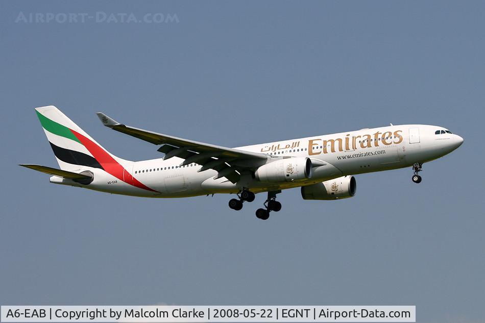 A6-EAB, 2000 Airbus A330-243 C/N 365, Airbus A330-243 on finals to 07 at Newcastle Airport in 2008.